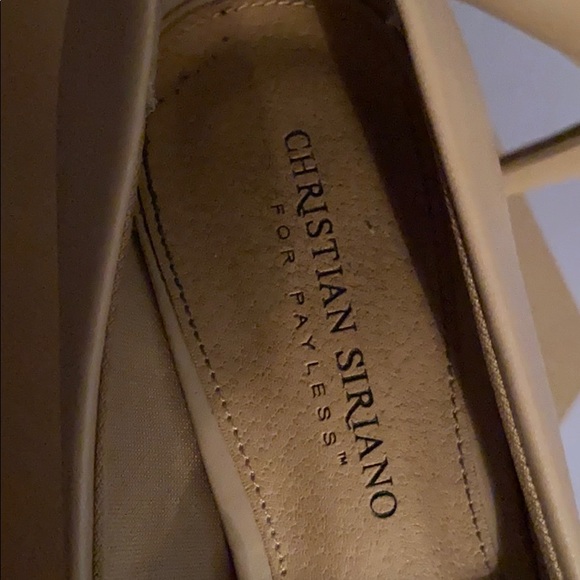 Nude Pumps - Picture 3 of 4